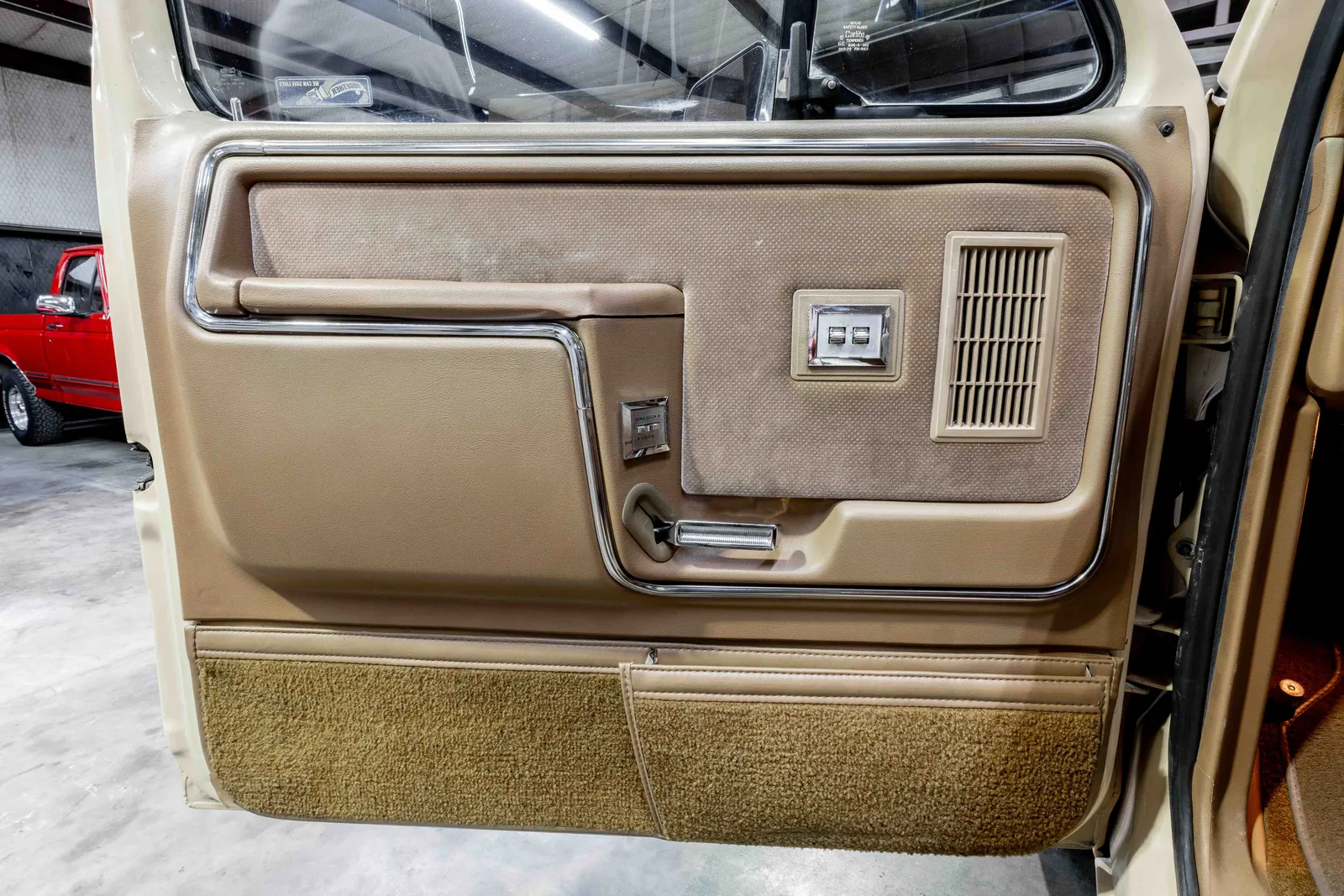 1986-Ford-F150-Light-Desert-Tan-2FTCF15N2GCB16924--44.jpg